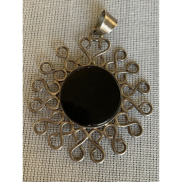 Mexico 925 Sterling Silver Round Black Onyx Pendant Ornate Vintage - Picture 6 of 6